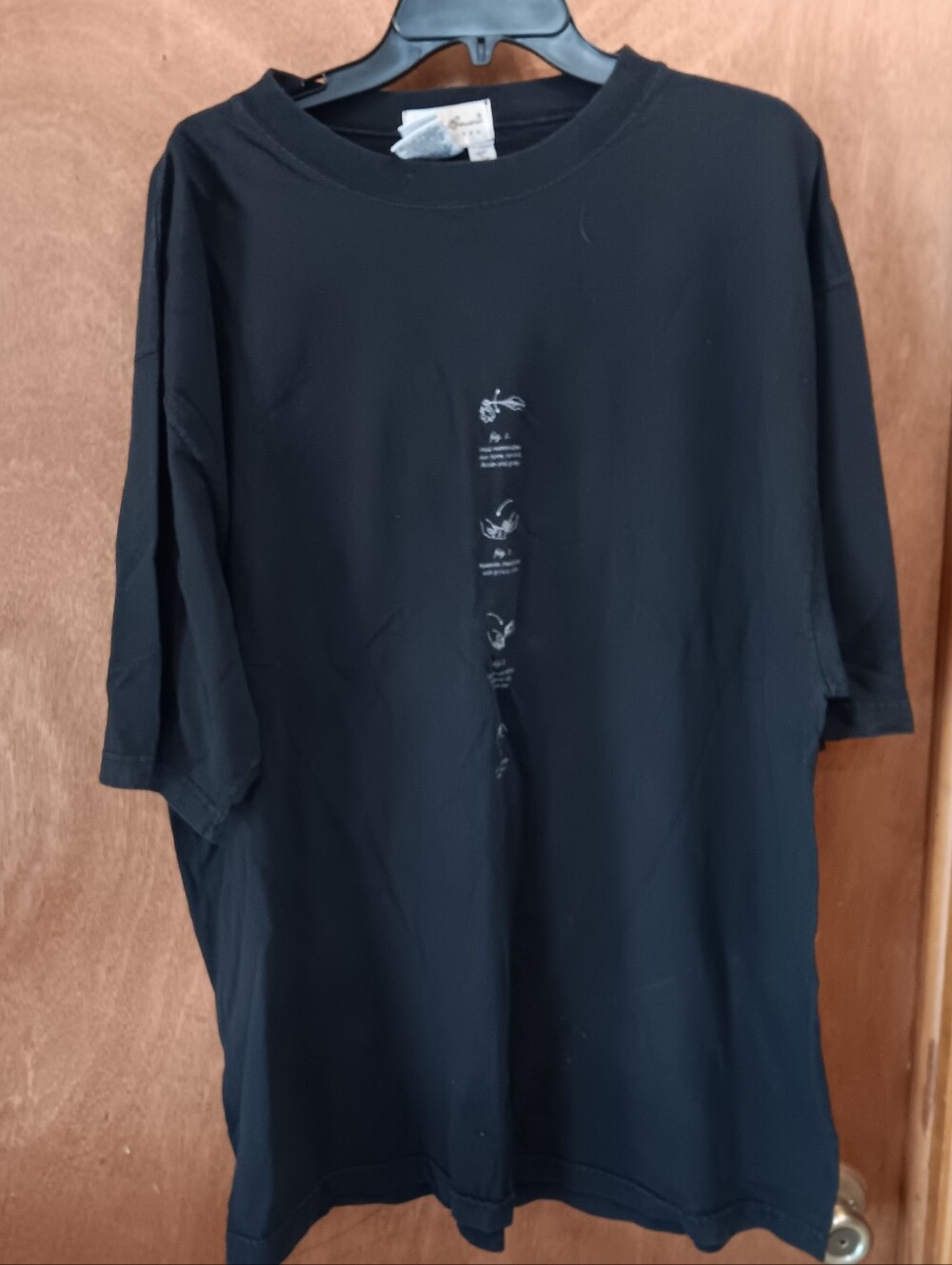 Eddie Bauer Black Short-Sleeve Tee with Subtle Center Graphic